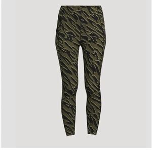 Sweaty Betty - Power High-Waisted 7/8 Leggings-Green Animal Wave - size L
